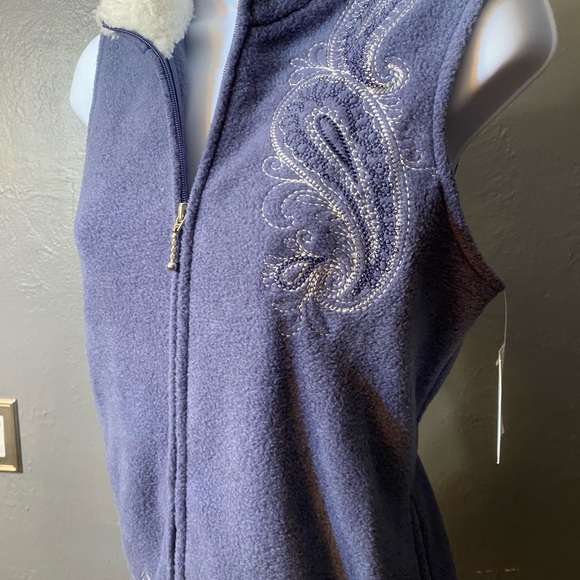NWT Croft & Barrow Paisley Blue Embroidered Fleece, Sherpa Collar Zip Vest - Picture 5 of 15